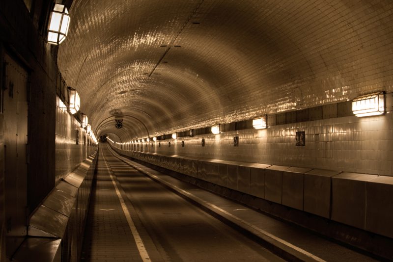 Il punto di riferimento di Amburgo Il vecchio tunnel sotto l'Elba